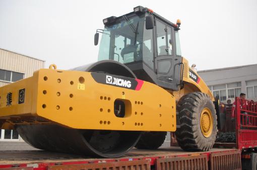 XS333全液壓?jiǎn)武撦喺駝?dòng)壓路機
