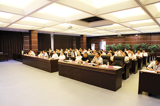 河南路友學(xué)習徐工集團會(huì )議精神