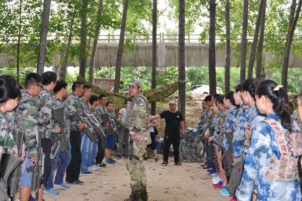 路友機械活動(dòng)人員準備就緒