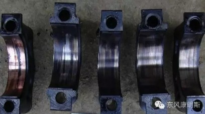 不及時(shí)更換機油或使用劣質(zhì)機油、機濾導致軸瓦嚴重磨損