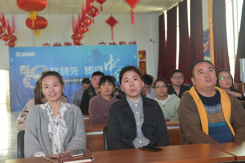 河南路友機械公司各個(gè)部門(mén)人員積極參加
