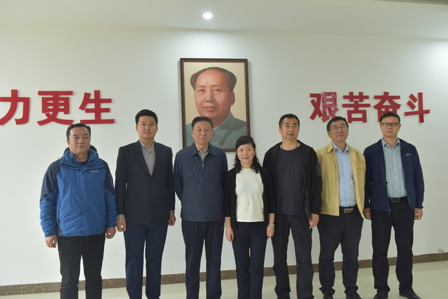 2019年4月27日，徐工鏟運事業(yè)部王穎書(shū)記一行蒞臨河南路友機械指導工作