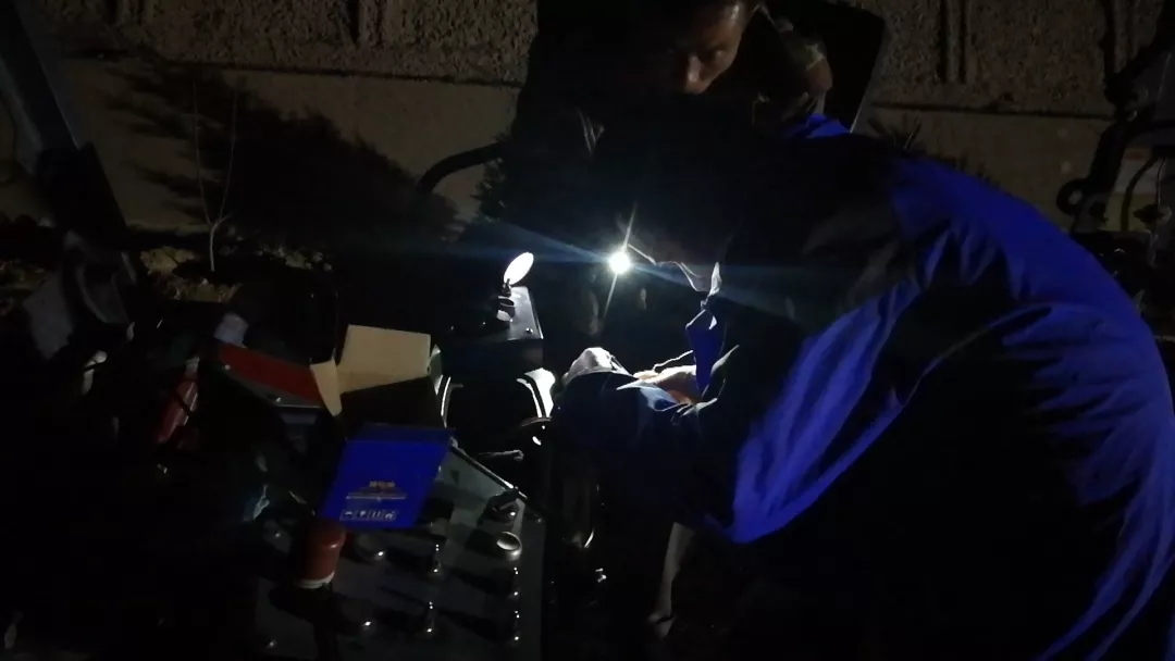 青海服務(wù)工程師張忠青挑燈夜戰