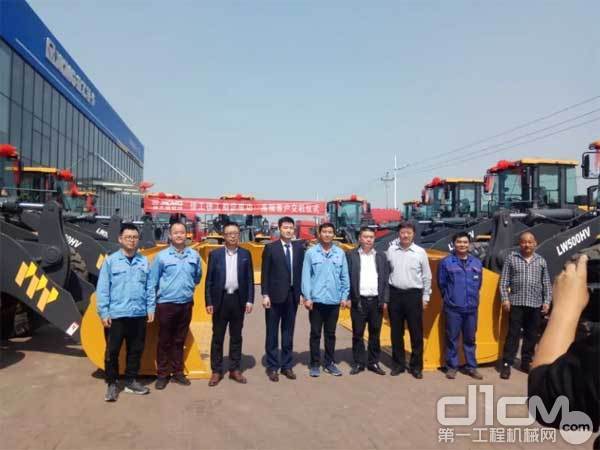 徐工5噸裝載機助力中原鋼鐵企業(yè)推進(jìn)綠色工廠(chǎng)建設 徐工5噸裝載機助力中原鋼鐵企業(yè)推進(jìn)綠色工廠(chǎng)建設