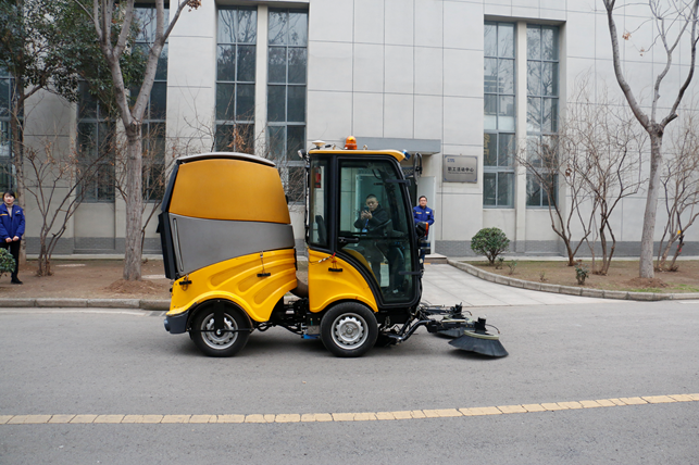 徐工路面養護車(chē)