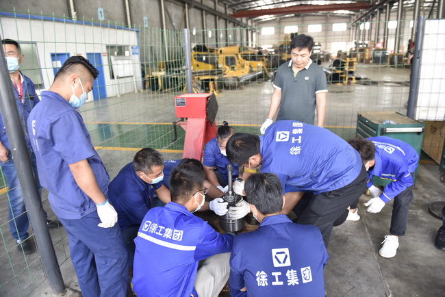 徐工鏟運中原區中大噸位服務(wù)技能培訓
