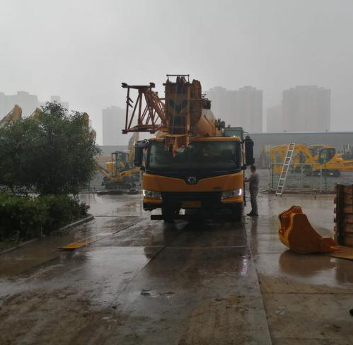 急客戶(hù)之所急，維修完畢冒雨試車(chē)