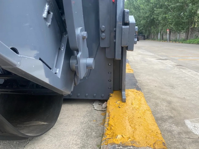XM1005H搭載164KW國三階段發(fā)動(dòng)機