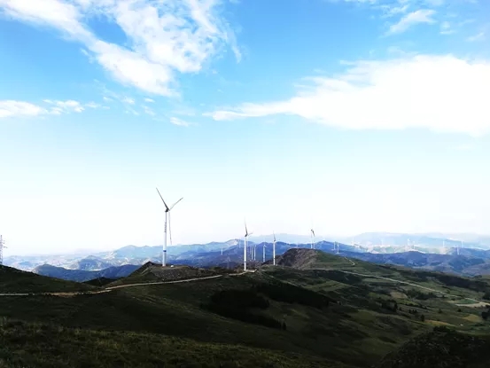 徐工XCA1600全地面起重機在山西風(fēng)電建設現場(chǎng)吊裝