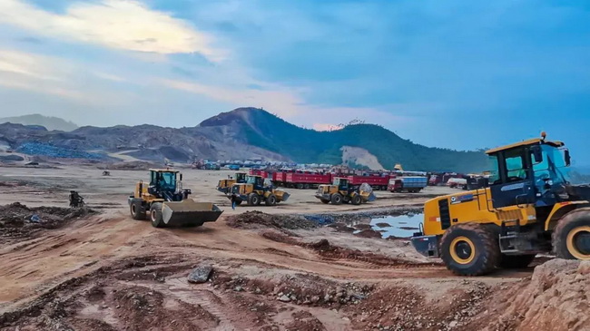 30臺徐工LW600KV裝載機出征廣西梧州建設現代化鋼鐵基地