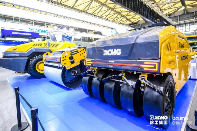 徐工第二代無(wú)人集群道路機械