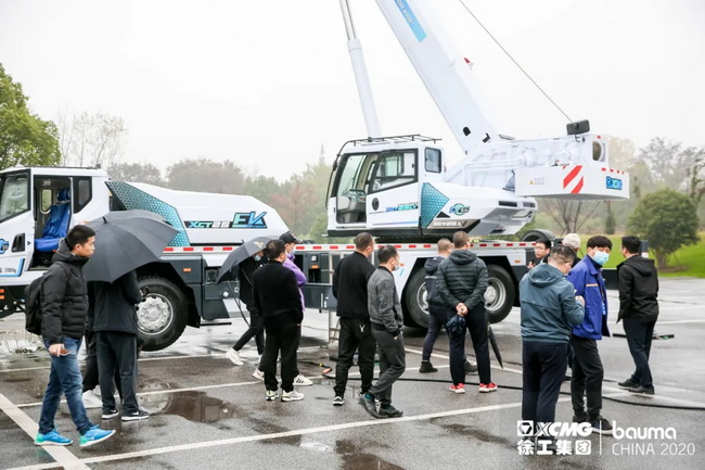 XCT25EV插電式油電混合動(dòng)力汽車(chē)起重機