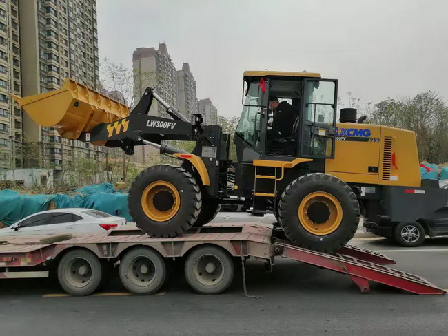 鄭州市政單位購買(mǎi)徐工LW300FV裝載機
