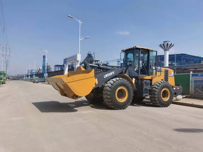 徐工LW550FV鏟車(chē)助力安鋼周口沈丘項目建設