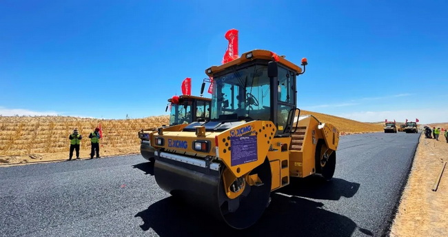 徐工XD133S雙鋼輪壓路機高頻壓實(shí) 徐工XD133S雙鋼輪壓路機高頻壓實(shí)
