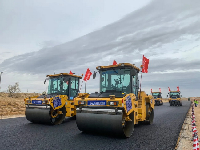 徐工XD133S雙鋼輪壓路機高頻壓實(shí)