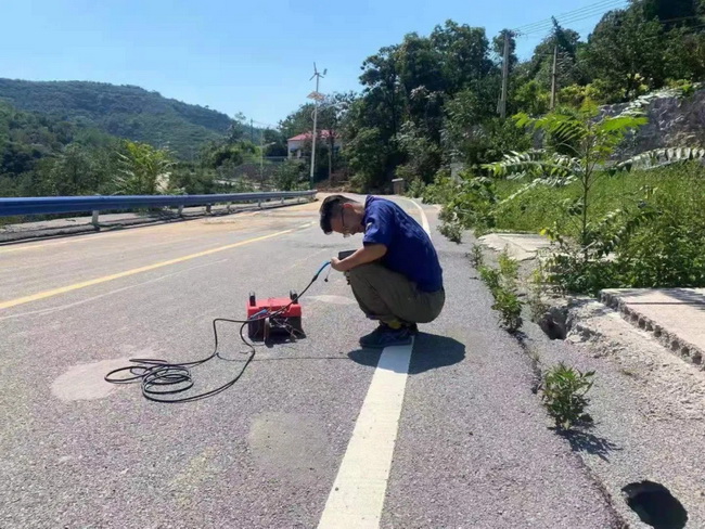 徐工XJC405道路檢測車(chē)在鞏義市進(jìn)行塌陷安全隱患的探測任務(wù)