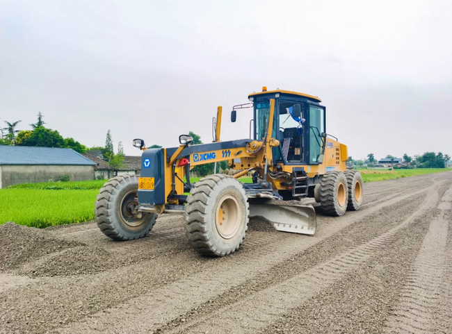 徐工平地機GR1805助力川渝工程建設
