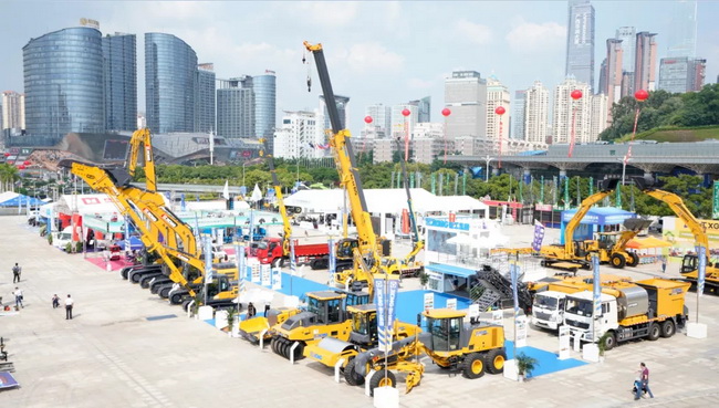 徐工道路機械參展第十八屆中國——東盟博覽會(huì )