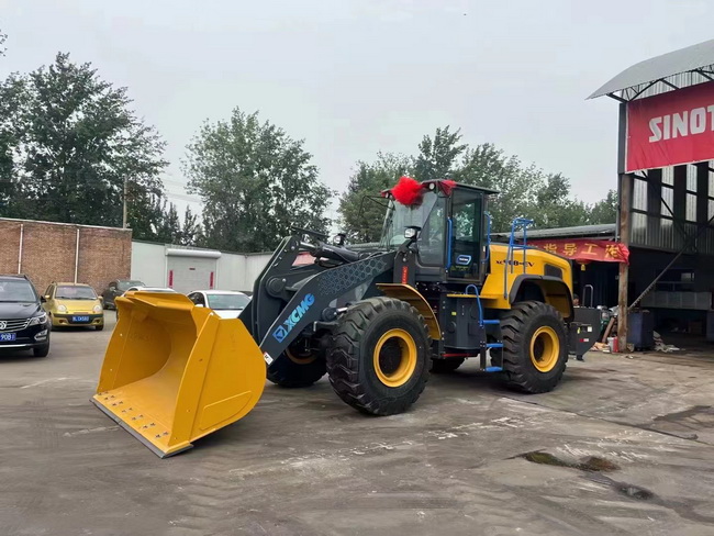 徐工XC968-EV純電動(dòng)裝載機交付南陽(yáng)客戶(hù)