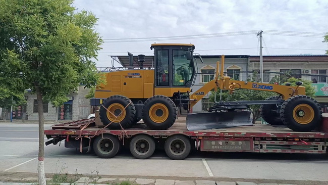 徐工GR1653Ⅱ平地機助力新鄉封丘道路建設