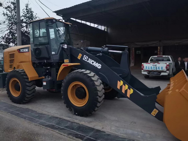 徐工XC936裝載機交付南陽(yáng)客戶(hù)
